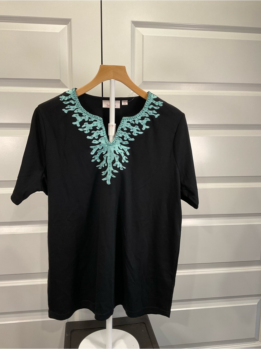 Quacker Factory Black Short-Sleeve Top with Aqua Embroidered V-Yoke